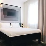 Ibis Centre Rive Droite Pasteur Hotel 3*