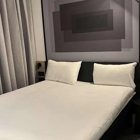 호텔 Ibis Centre Rive Droite Pasteur 3*