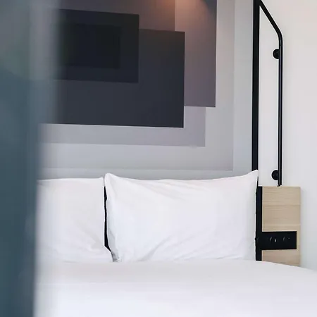 Ibis Centre Rive Droite Pasteur Hotel