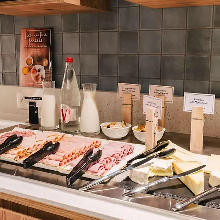 Ibis Centre Rive Droite Pasteur 3* Ruan