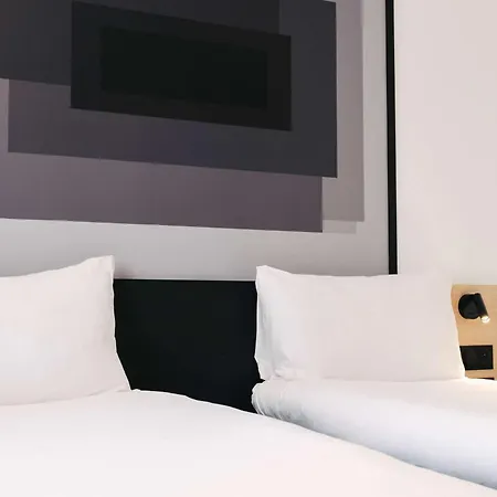 Ibis Centre Rive Droite Pasteur 3* Ruan