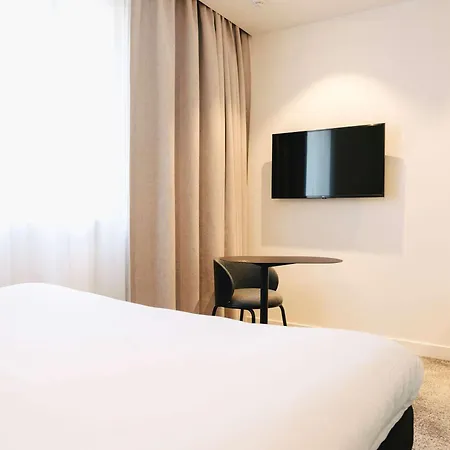 Hotel Ibis Centre Rive Droite Pasteur 3*