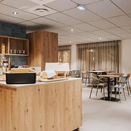 Ibis Centre Rive Droite Pasteur Szálloda