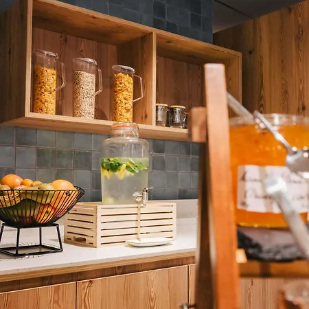 Hotel Ibis Centre Rive Droite Pasteur 3*