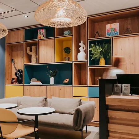 Ibis Centre Rive Droite Pasteur Otel