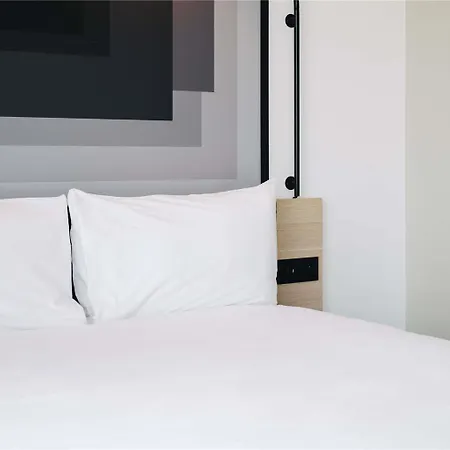 Ibis Centre Rive Droite Pasteur Hotel