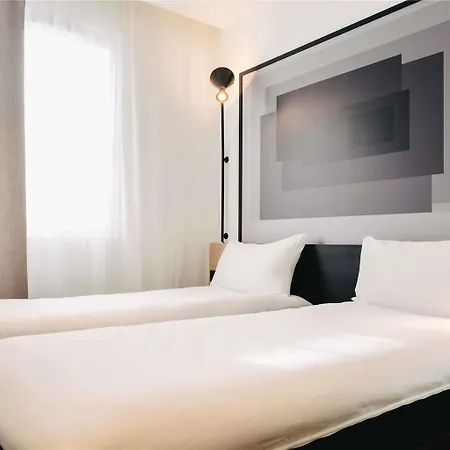 Ibis Centre Rive Droite Pasteur Hotel