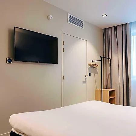 Ibis Centre Rive Droite Pasteur 3*
