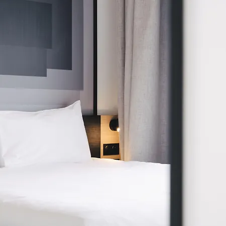 Hotel Ibis Centre Rive Droite Pasteur 3*