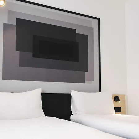 Ibis Centre Rive Droite Pasteur Hotel 3*