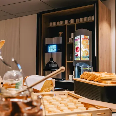 Hotel Ibis Centre Rive Droite Pasteur 3*