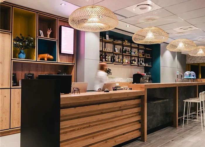 Hotel Ibis Centre Rive Droite Pasteur 3*