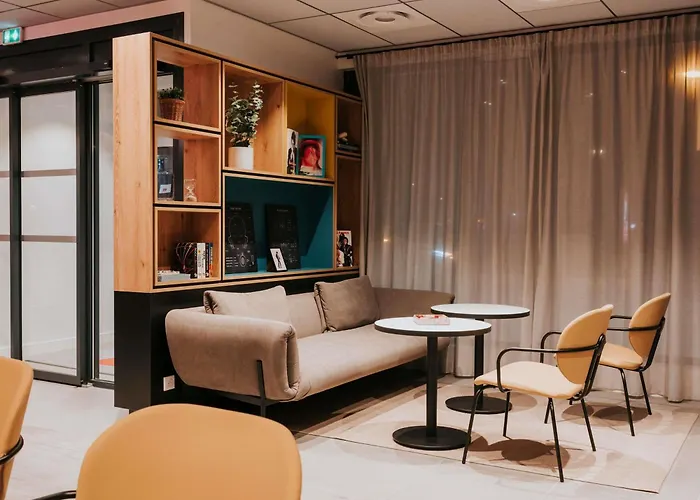 Ibis Centre Rive Droite Pasteur Otel 3*