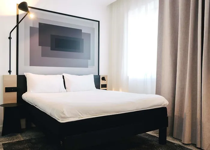 Ibis Centre Rive Droite Pasteur Hotel 3*