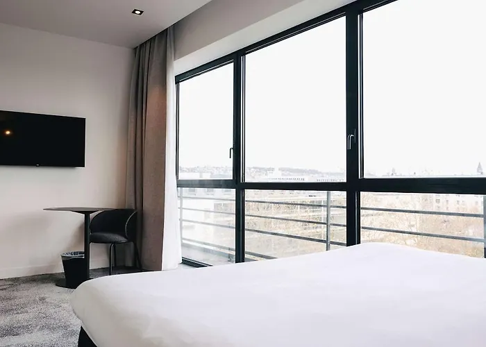 Ibis Centre Rive Droite Pasteur 3*